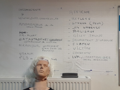 Henri veille aux infos