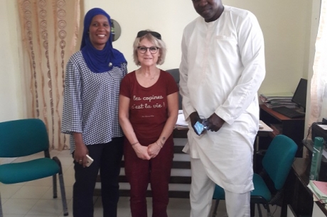 M. Adoulaye Gueye, Directeur du CEDEPS de Guédiawaye avec les présidentes de CheikhNico