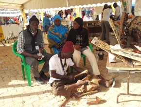 La présidente de ceikhNico-Sénégal à la foire artisanale de Guédiawaye